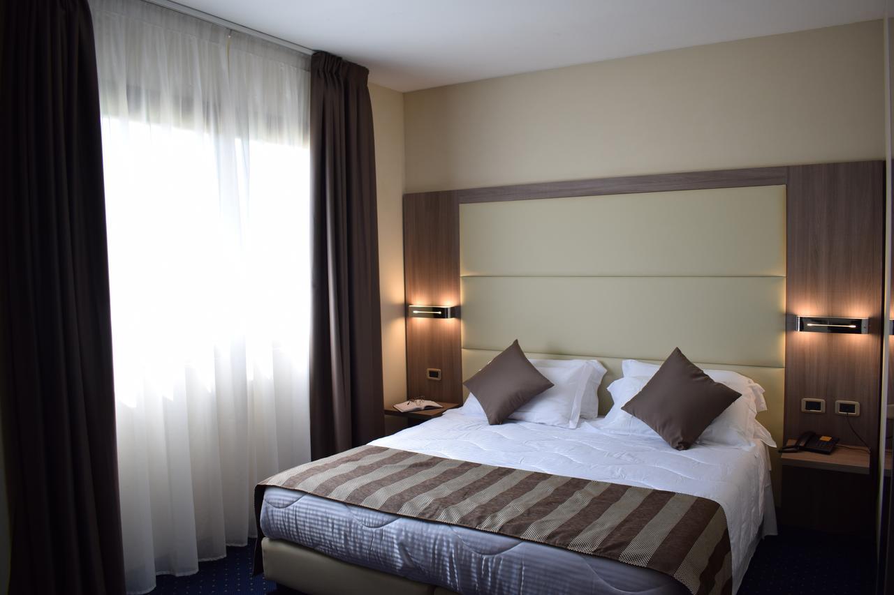 Roma Domus Hotel Ponzano Romano Exteriör bild